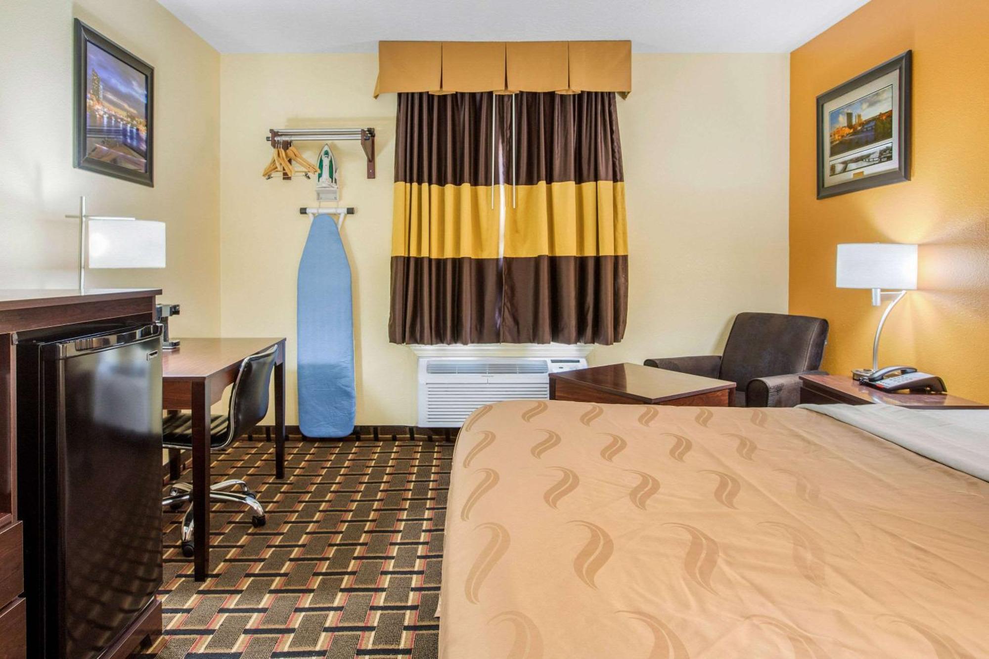 Quality Inn Grand Rapids Near Downtown Wyoming Exterior photo